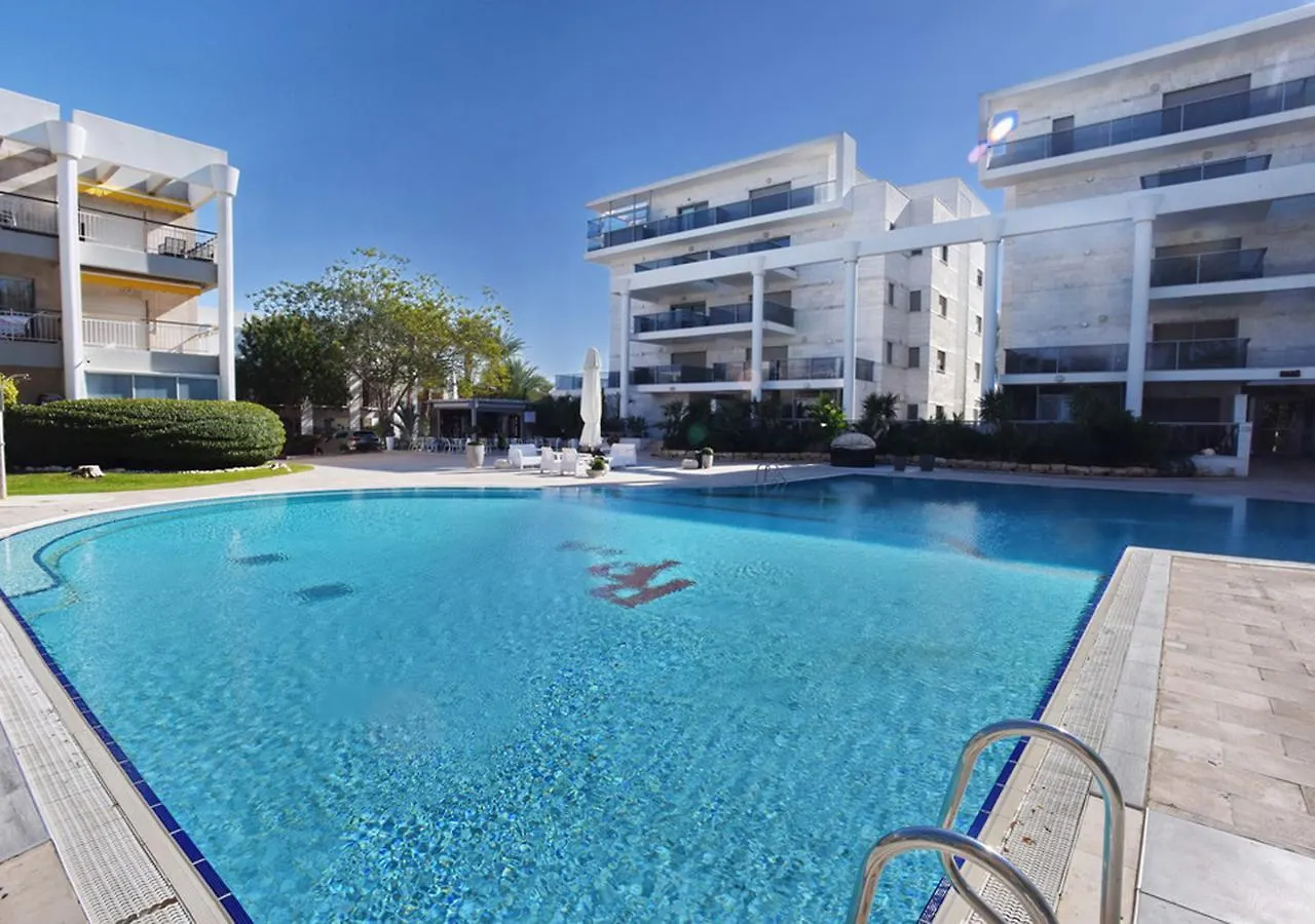 Royal Park Yossi Avrahami - Avi\'S Suites location